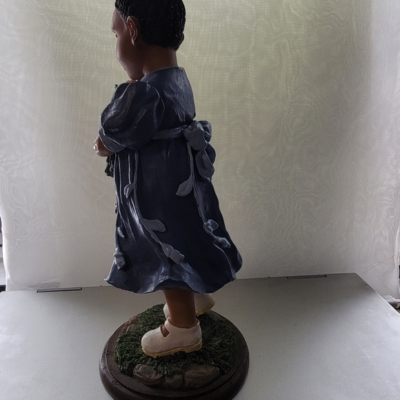 Treasures of the Heart Figurine - Picture 12 of 15